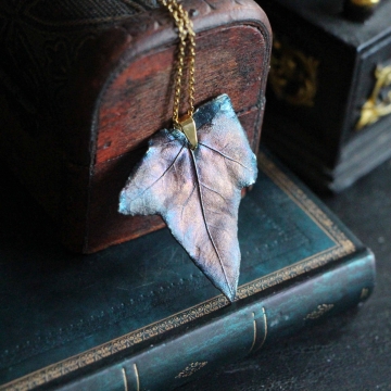 Silver-plated ivy leaf - pendant