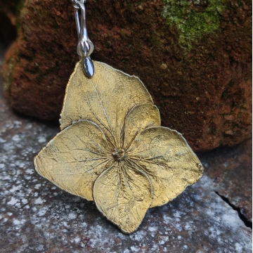 Gilded hydrangea - pendant