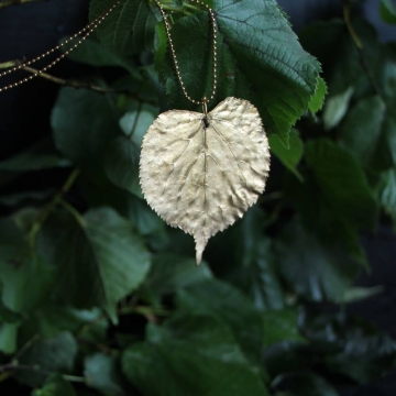 Gilded linden leaf - pendant